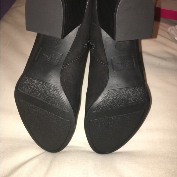 Libby Edelman Thigh High Boots Black w/ Red Floral Embroidery Design  Size 8.5 - Picture 4 of 13